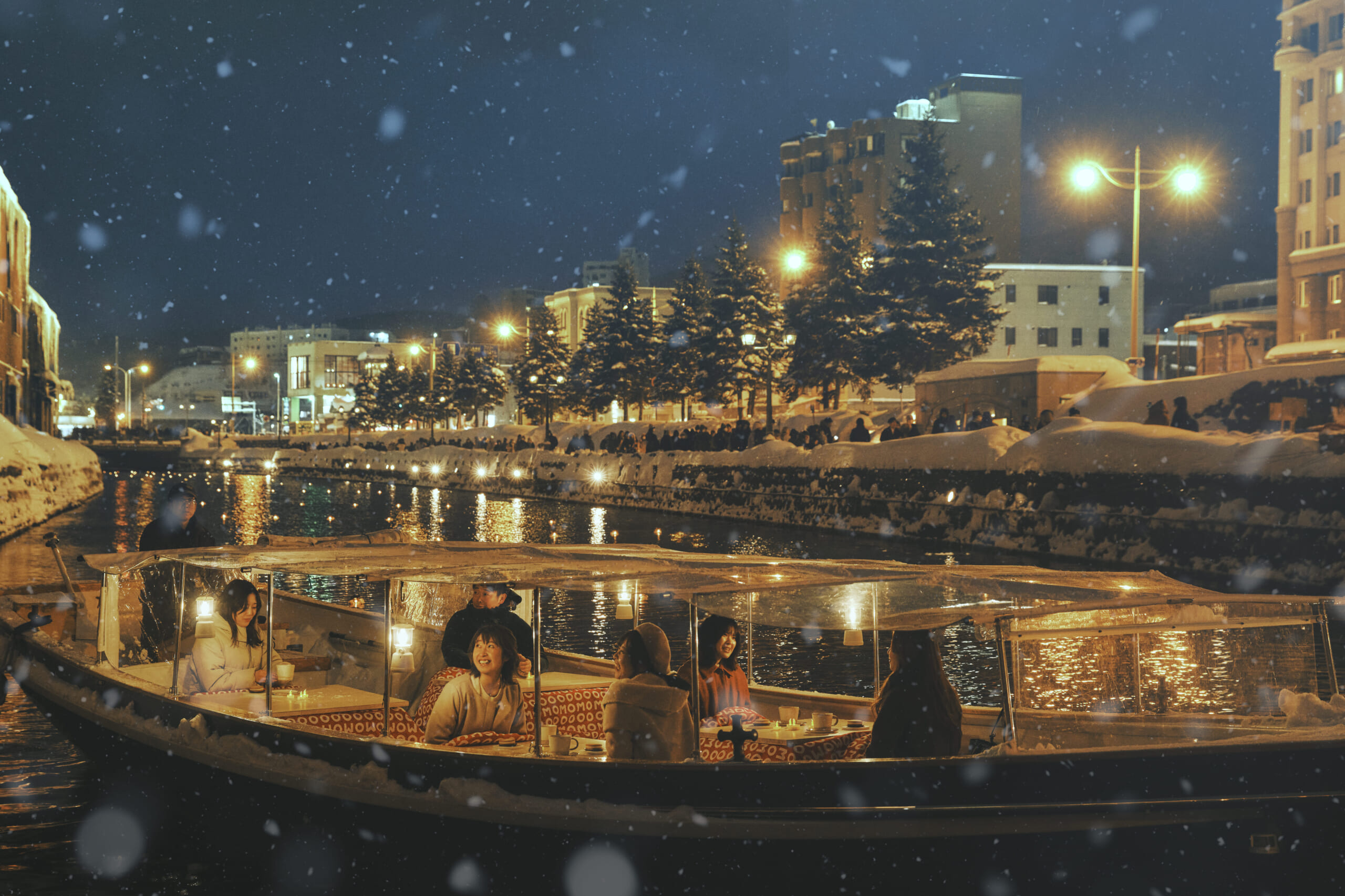 OMO5小樽 by 星野リゾート】船上のこたつに包まれて白銀の街並みを